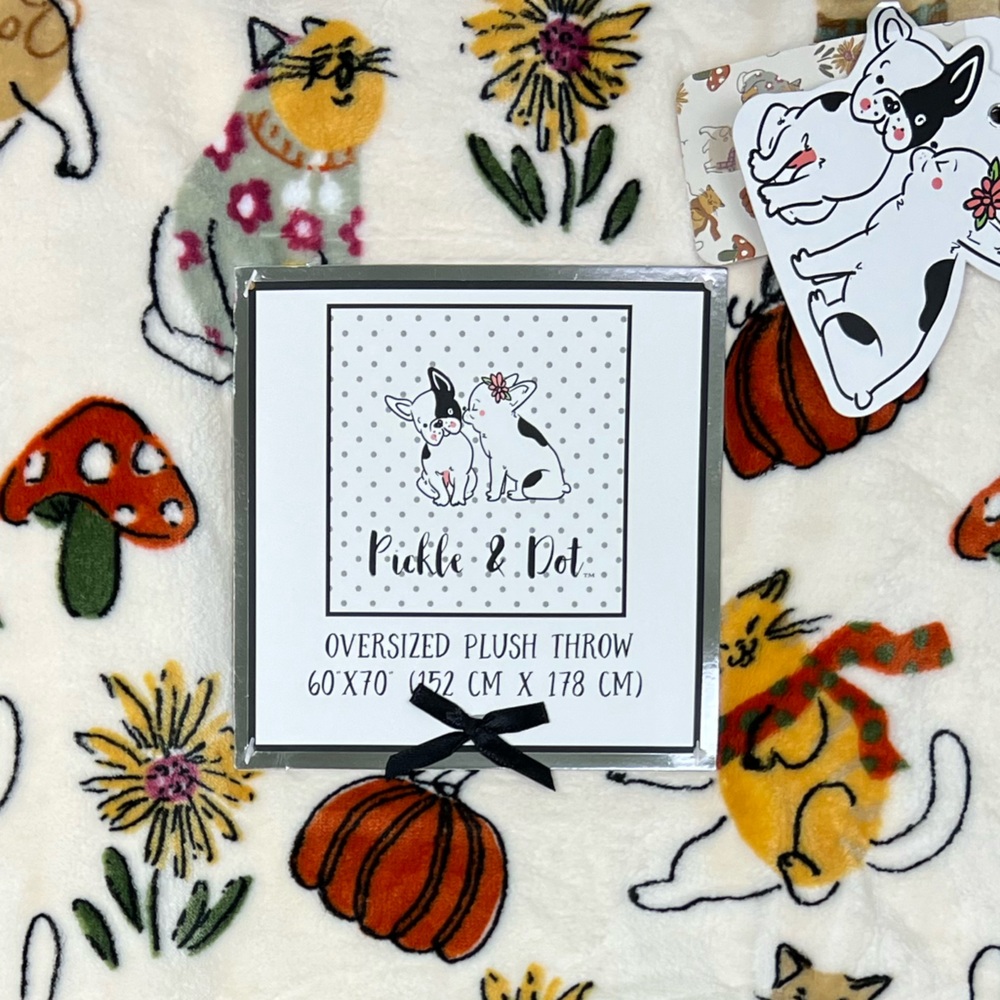 Pickle & Dot - Autumn Cats’ plush throw. 60”x70” NWT.  Firm-no offers! Last one! - Picture 4 of 4